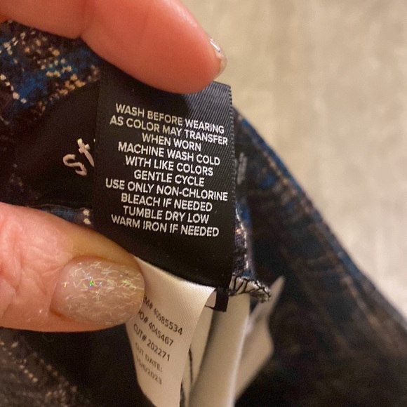 NWT- Studio by Torrid silky plaid pants - Picture 5 of 12
